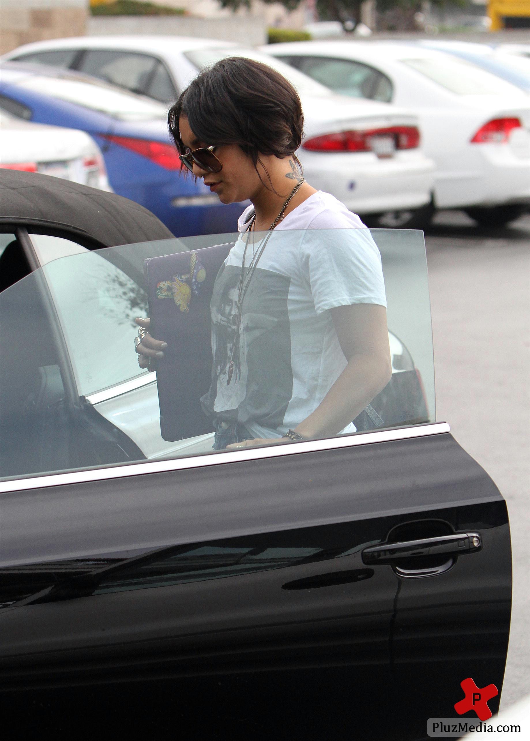 Vanessa Hudgens leaves a studio in Venice Beach | Picture 84846